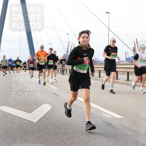03.10.2025 - Köhlbrandbrückenlauf Lena Gebhardt http://msf.ph/oto/9204793 03.10.2025 15:58:41 Position 2 9553, 7783 meine-sportfotos.de