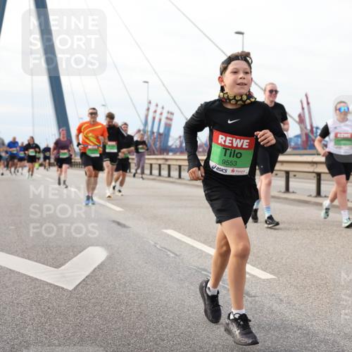 03.10.2025 - Köhlbrandbrückenlauf Lena Gebhardt http://msf.ph/oto/9204794 03.10.2025 15:58:41 Position 2 9553 meine-sportfotos.de
