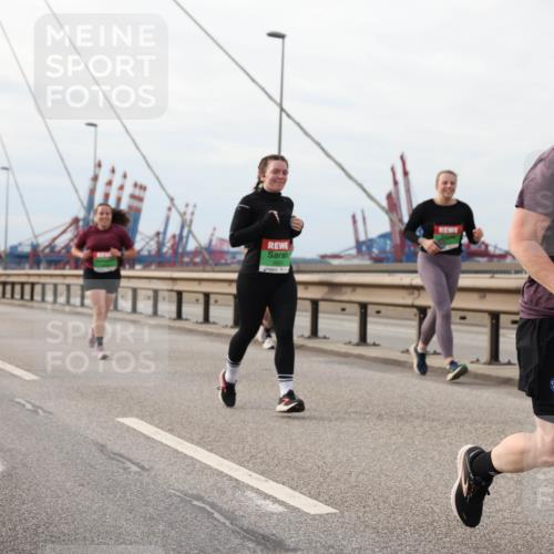 03.10.2025 - Köhlbrandbrückenlauf Lena Gebhardt http://msf.ph/oto/9204819 03.10.2025 15:58:47 Position 2 7723 meine-sportfotos.de