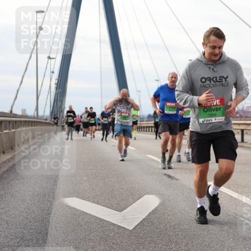 03.10.2025 - Köhlbrandbrückenlauf Lena Gebhardt http://msf.ph/oto/9204838 03.10.2025 15:58:50 Position 2 7909, 7741 meine-sportfotos.de