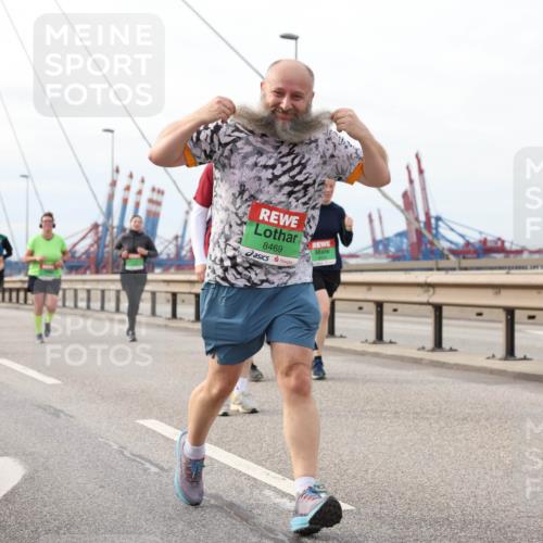 03.10.2025 - Köhlbrandbrückenlauf Lena Gebhardt http://msf.ph/oto/9204855 03.10.2025 15:58:53 Position 2 8469 meine-sportfotos.de