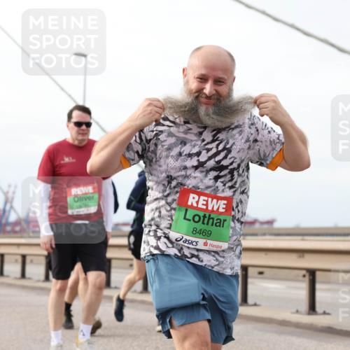 03.10.2025 - Köhlbrandbrückenlauf Lena Gebhardt http://msf.ph/oto/9204857 03.10.2025 15:58:54 Position 2 8469 meine-sportfotos.de