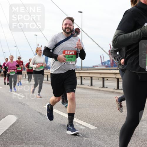 03.10.2025 - Köhlbrandbrückenlauf Lena Gebhardt http://msf.ph/oto/9204887 03.10.2025 15:59:00 Position 2 8734, 9081 meine-sportfotos.de