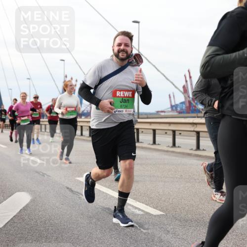 03.10.2025 - Köhlbrandbrückenlauf Lena Gebhardt http://msf.ph/oto/9204888 03.10.2025 15:59:00 Position 2 8734, 908 meine-sportfotos.de