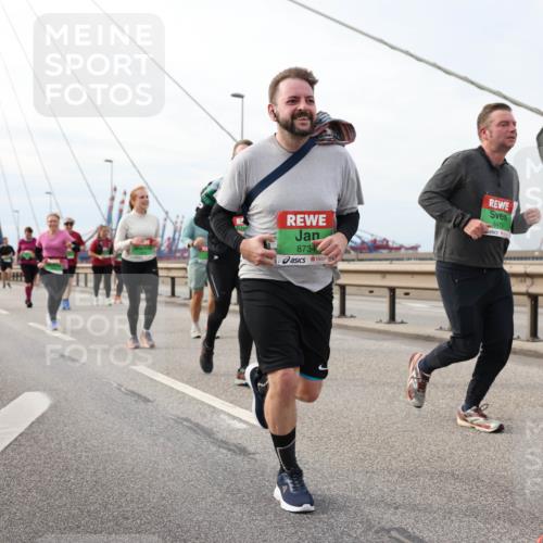 03.10.2025 - Köhlbrandbrückenlauf Lena Gebhardt http://msf.ph/oto/9204891 03.10.2025 15:59:00 Position 2 8734, 8475 meine-sportfotos.de