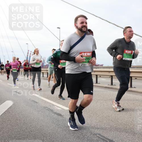 03.10.2025 - Köhlbrandbrückenlauf Lena Gebhardt http://msf.ph/oto/9204893 03.10.2025 15:59:00 Position 2 873, 8475 meine-sportfotos.de