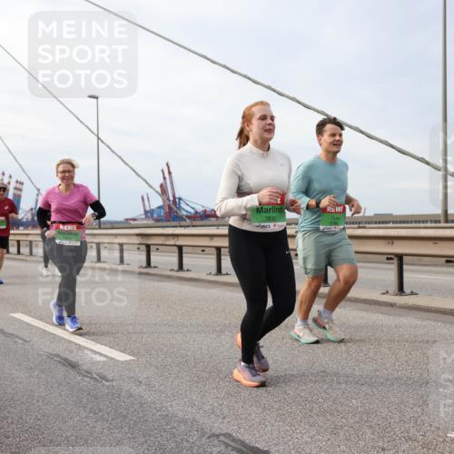 03.10.2025 - Köhlbrandbrückenlauf Lena Gebhardt http://msf.ph/oto/9204905 03.10.2025 15:59:02 Position 2 7830, 9754 meine-sportfotos.de