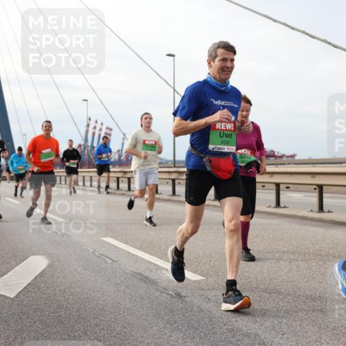 03.10.2025 - Köhlbrandbrückenlauf Lena Gebhardt http://msf.ph/oto/9204920 03.10.2025 15:59:05 Position 2 8526, 8673 meine-sportfotos.de