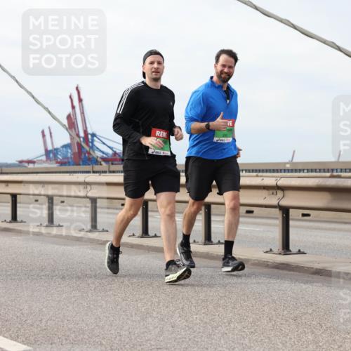 03.10.2025 - Köhlbrandbrückenlauf Lena Gebhardt http://msf.ph/oto/9204937 03.10.2025 15:59:10 Position 2 44 meine-sportfotos.de
