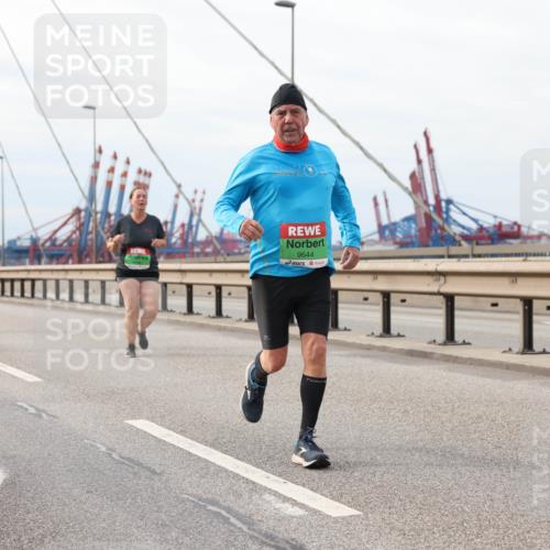 03.10.2025 - Köhlbrandbrückenlauf Lena Gebhardt http://msf.ph/oto/9204941 03.10.2025 15:59:11 Position 2 9644 meine-sportfotos.de