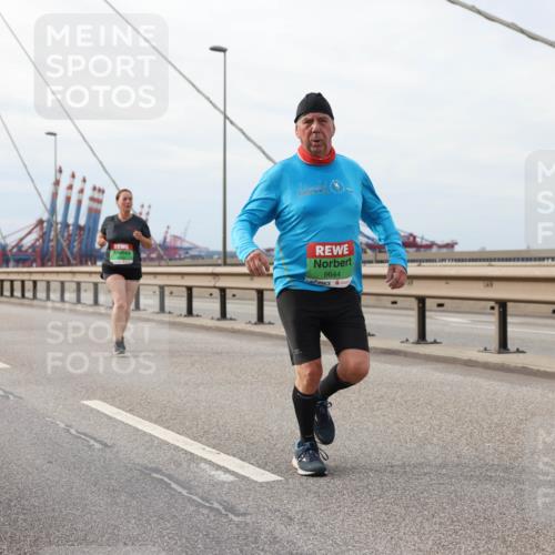 03.10.2025 - Köhlbrandbrückenlauf Lena Gebhardt http://msf.ph/oto/9204944 03.10.2025 15:59:12 Position 2 9644 meine-sportfotos.de