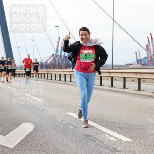 03.10.2025 - Köhlbrandbrückenlauf Lena Gebhardt http://msf.ph/oto/9204962 03.10.2025 15:59:17 Position 2 8222 meine-sportfotos.de