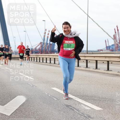 03.10.2025 - Köhlbrandbrückenlauf Lena Gebhardt http://msf.ph/oto/9204963 03.10.2025 15:59:17 Position 2 8222 meine-sportfotos.de