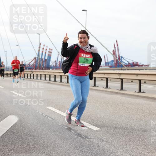 03.10.2025 - Köhlbrandbrückenlauf Lena Gebhardt http://msf.ph/oto/9204966 03.10.2025 15:59:18 Position 2 8222 meine-sportfotos.de