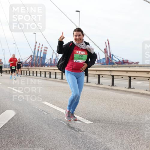 03.10.2025 - Köhlbrandbrückenlauf Lena Gebhardt http://msf.ph/oto/9204967 03.10.2025 15:59:18 Position 2 8222 meine-sportfotos.de