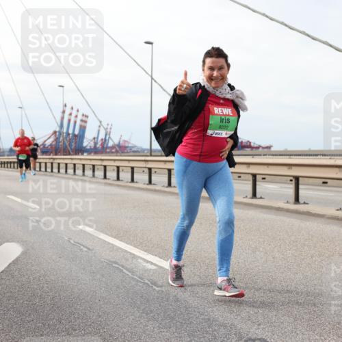 03.10.2025 - Köhlbrandbrückenlauf Lena Gebhardt http://msf.ph/oto/9204970 03.10.2025 15:59:18 Position 2 8222 meine-sportfotos.de