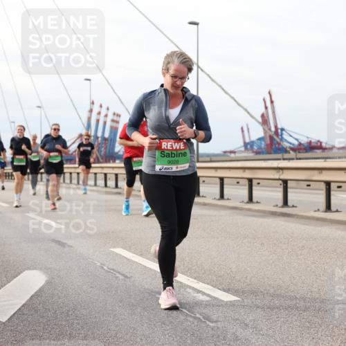 03.10.2025 - Köhlbrandbrückenlauf Lena Gebhardt http://msf.ph/oto/9204974 03.10.2025 15:59:22 Position 2 9026 meine-sportfotos.de