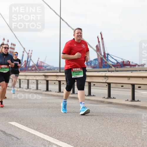 03.10.2025 - Köhlbrandbrückenlauf Lena Gebhardt http://msf.ph/oto/9204979 03.10.2025 15:59:24 Position 2 7152, 9147, 8999 meine-sportfotos.de