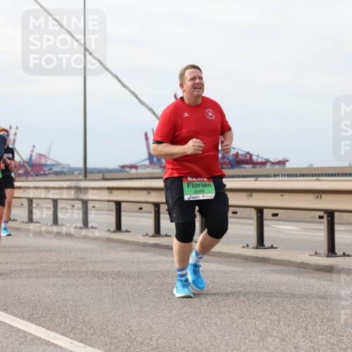 03.10.2025 - Köhlbrandbrückenlauf Lena Gebhardt http://msf.ph/oto/9204982 03.10.2025 15:59:24 Position 2 8999 meine-sportfotos.de