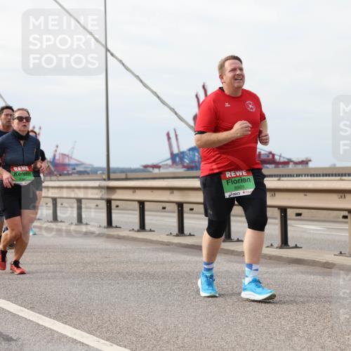 03.10.2025 - Köhlbrandbrückenlauf Lena Gebhardt http://msf.ph/oto/9204984 03.10.2025 15:59:24 Position 2 9147, 8999 meine-sportfotos.de
