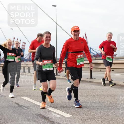 03.10.2025 - Köhlbrandbrückenlauf Lena Gebhardt http://msf.ph/oto/9205041 03.10.2025 15:59:42 Position 2 9194, 7707, 8159, 8160 meine-sportfotos.de