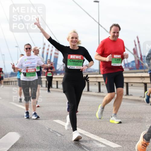 03.10.2025 - Köhlbrandbrückenlauf Lena Gebhardt http://msf.ph/oto/9205045 03.10.2025 15:59:43 Position 2 7707, 7755, 8159 meine-sportfotos.de
