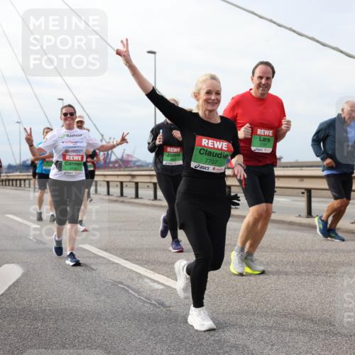 03.10.2025 - Köhlbrandbrückenlauf Lena Gebhardt http://msf.ph/oto/9205049 03.10.2025 15:59:44 Position 2 9194, 7755, 7707 meine-sportfotos.de