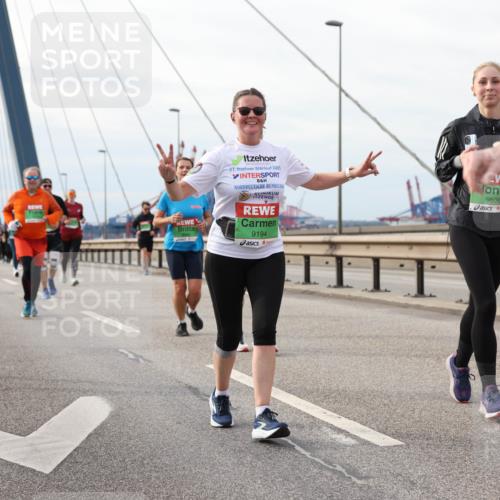 03.10.2025 - Köhlbrandbrückenlauf Lena Gebhardt http://msf.ph/oto/9205051 03.10.2025 15:59:44 Position 2 8536, 21, 2020, 9194, 9636 meine-sportfotos.de