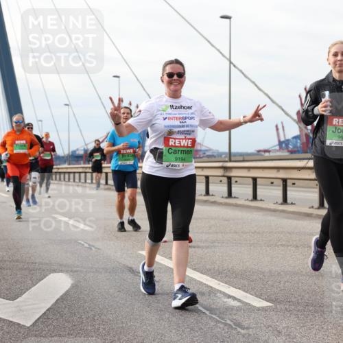 03.10.2025 - Köhlbrandbrückenlauf Lena Gebhardt http://msf.ph/oto/9205052 03.10.2025 15:59:44 Position 2 8536, 21, 2020, 9194, 9636 meine-sportfotos.de