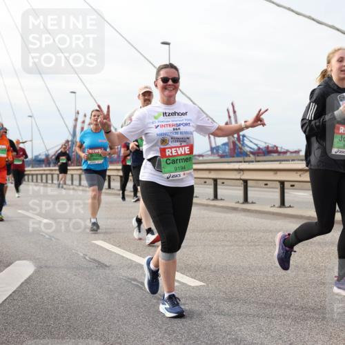 03.10.2025 - Köhlbrandbrückenlauf Lena Gebhardt http://msf.ph/oto/9205056 03.10.2025 15:59:45 Position 2 8536, 21, 2020, 9194, 963 meine-sportfotos.de