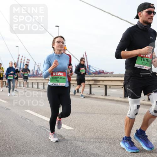 03.10.2025 - Köhlbrandbrückenlauf Lena Gebhardt http://msf.ph/oto/9205078 03.10.2025 15:59:50 Position 2 7971, 8, 8706 meine-sportfotos.de
