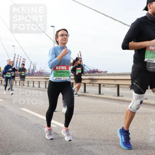 03.10.2025 - Köhlbrandbrückenlauf Lena Gebhardt http://msf.ph/oto/9205080 03.10.2025 15:59:50 Position 2 7971, 8706, 8 meine-sportfotos.de