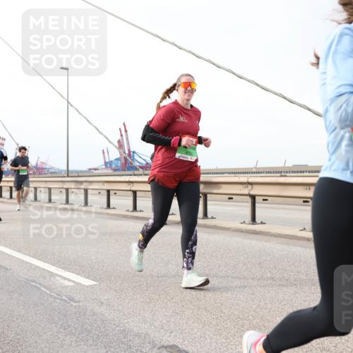 03.10.2025 - Köhlbrandbrückenlauf Lena Gebhardt http://msf.ph/oto/9205083 03.10.2025 15:59:51 Position 2 833, 7971 meine-sportfotos.de