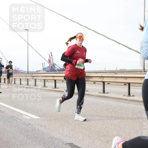 03.10.2025 - Köhlbrandbrückenlauf Lena Gebhardt http://msf.ph/oto/9205084 03.10.2025 15:59:51 Position 2 7971 meine-sportfotos.de