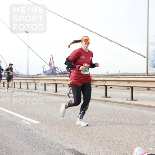03.10.2025 - Köhlbrandbrückenlauf Lena Gebhardt http://msf.ph/oto/9205085 03.10.2025 15:59:51 Position 2  meine-sportfotos.de