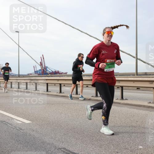 03.10.2025 - Köhlbrandbrückenlauf Lena Gebhardt http://msf.ph/oto/9205087 03.10.2025 15:59:51 Position 2 8335 meine-sportfotos.de