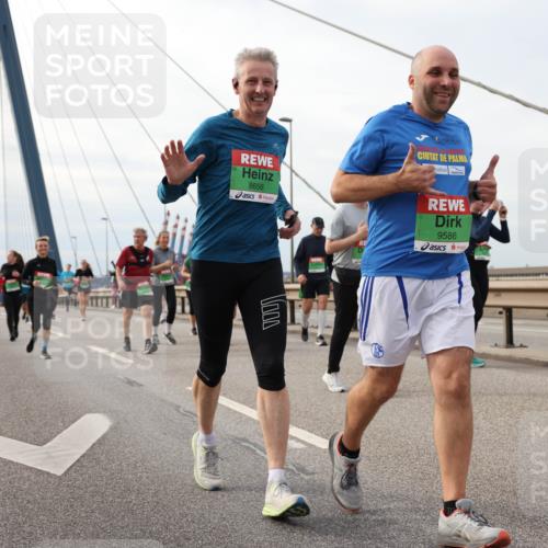 03.10.2025 - Köhlbrandbrückenlauf Lena Gebhardt http://msf.ph/oto/9205164 03.10.2025 16:00:06 Position 2 8656, 9586 meine-sportfotos.de