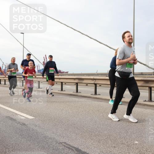 03.10.2025 - Köhlbrandbrückenlauf Lena Gebhardt http://msf.ph/oto/9205168 03.10.2025 16:00:07 Position 2 0744, 82 meine-sportfotos.de