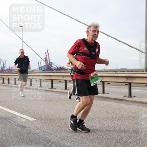 03.10.2025 - Köhlbrandbrückenlauf Lena Gebhardt http://msf.ph/oto/9205184 03.10.2025 16:00:10 Position 2 8587, 8312, 8678 meine-sportfotos.de