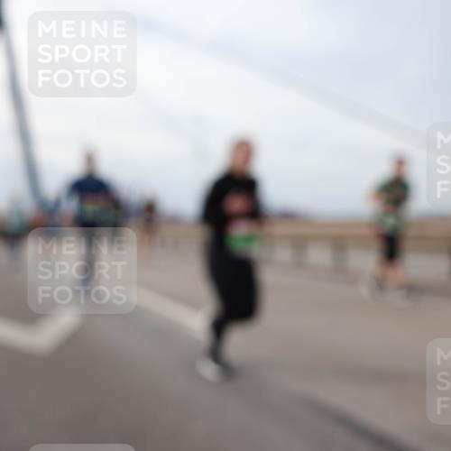 03.10.2025 - Köhlbrandbrückenlauf Lena Gebhardt http://msf.ph/oto/9205187 03.10.2025 16:00:11 Position 2  meine-sportfotos.de