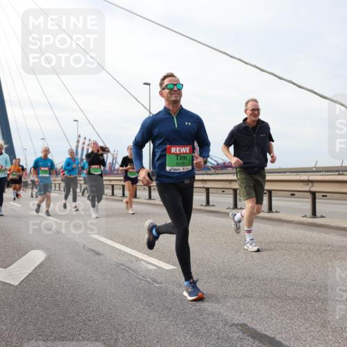 03.10.2025 - Köhlbrandbrückenlauf Lena Gebhardt http://msf.ph/oto/9205191 03.10.2025 16:00:12 Position 2 8036, 9034 meine-sportfotos.de