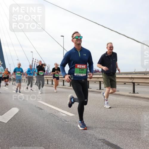 03.10.2025 - Köhlbrandbrückenlauf Lena Gebhardt http://msf.ph/oto/9205192 03.10.2025 16:00:12 Position 2 8036, 9034 meine-sportfotos.de