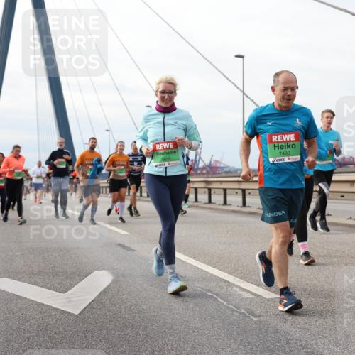 03.10.2025 - Köhlbrandbrückenlauf Lena Gebhardt http://msf.ph/oto/9205206 03.10.2025 16:00:15 Position 2 7922, 7490 meine-sportfotos.de