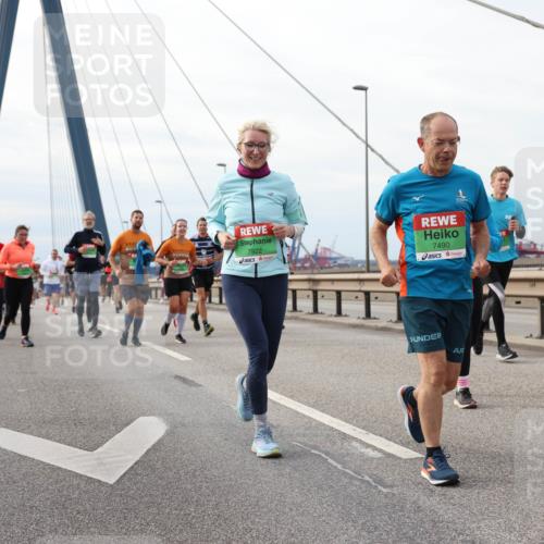 03.10.2025 - Köhlbrandbrückenlauf Lena Gebhardt http://msf.ph/oto/9205207 03.10.2025 16:00:15 Position 2 7922, 7490 meine-sportfotos.de