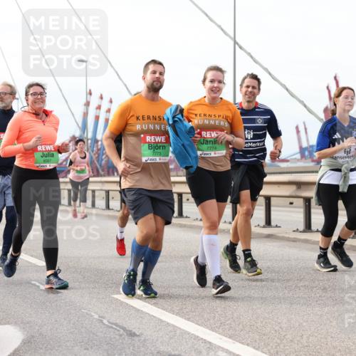 03.10.2025 - Köhlbrandbrückenlauf Lena Gebhardt http://msf.ph/oto/9205219 03.10.2025 16:00:17 Position 2 8087, 7773, 7774 meine-sportfotos.de