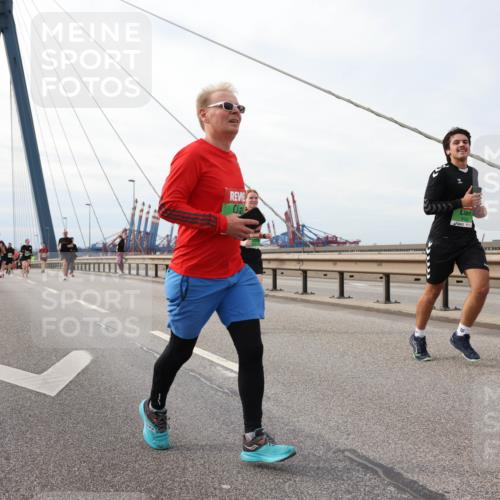 03.10.2025 - Köhlbrandbrückenlauf Lena Gebhardt http://msf.ph/oto/9205276 03.10.2025 16:00:29 Position 2  meine-sportfotos.de