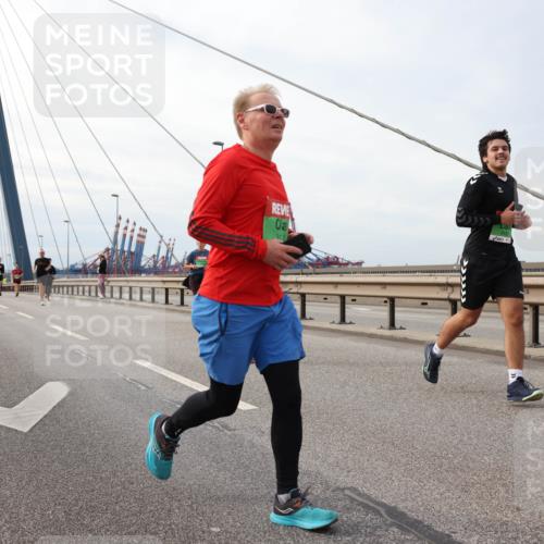 03.10.2025 - Köhlbrandbrückenlauf Lena Gebhardt http://msf.ph/oto/9205278 03.10.2025 16:00:29 Position 2 917 meine-sportfotos.de