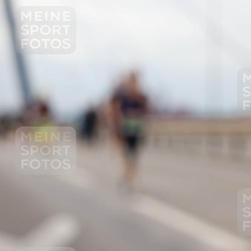 03.10.2025 - Köhlbrandbrückenlauf Lena Gebhardt http://msf.ph/oto/9205288 03.10.2025 16:00:33 Position 2  meine-sportfotos.de