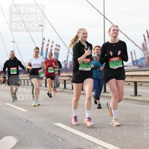03.10.2025 - Köhlbrandbrückenlauf Lena Gebhardt http://msf.ph/oto/9205313 03.10.2025 16:00:39 Position 2 7709, 7797 meine-sportfotos.de