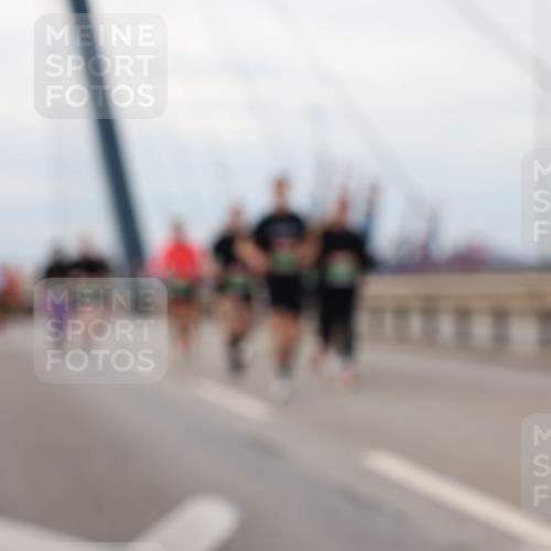 03.10.2025 - Köhlbrandbrückenlauf Lena Gebhardt http://msf.ph/oto/9205332 03.10.2025 16:00:45 Position 2 11 meine-sportfotos.de